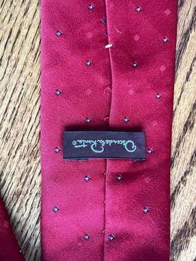 Oscar de la Renta Men's Silk Necktie in Maroon with Geometric Square Dot Pattern